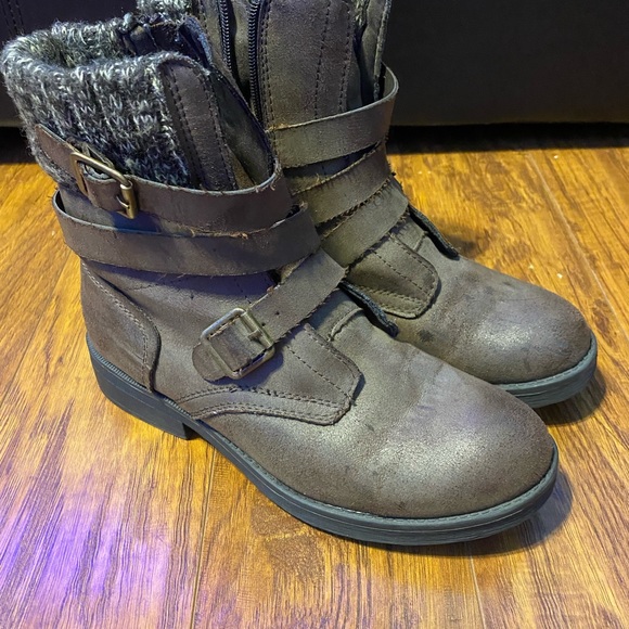 Women’s boots - Picture 3 of 3